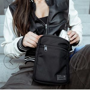 HEX® RANGER CAMERA CROSSBODY BLACK